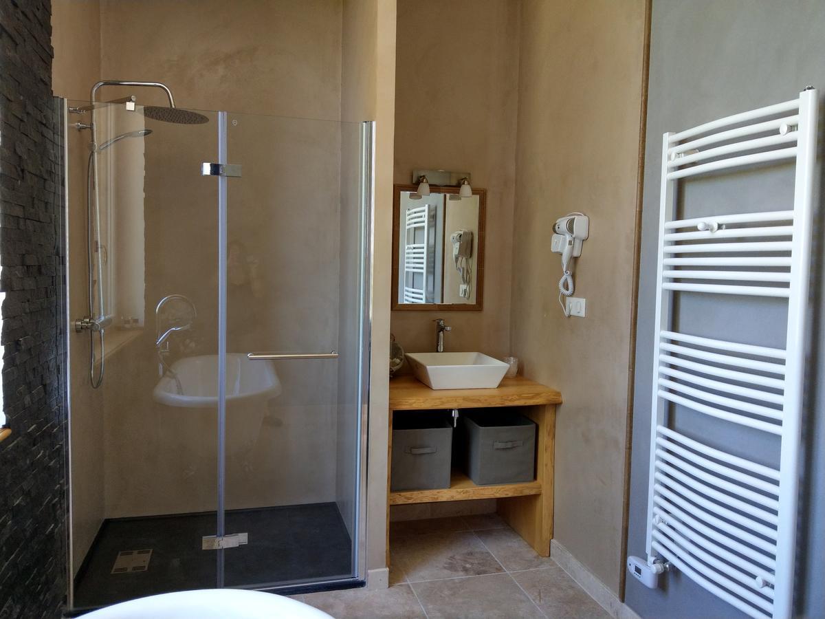 Les Chambres D'Hotes De La Frissonnette Auzelles Bagian luar foto