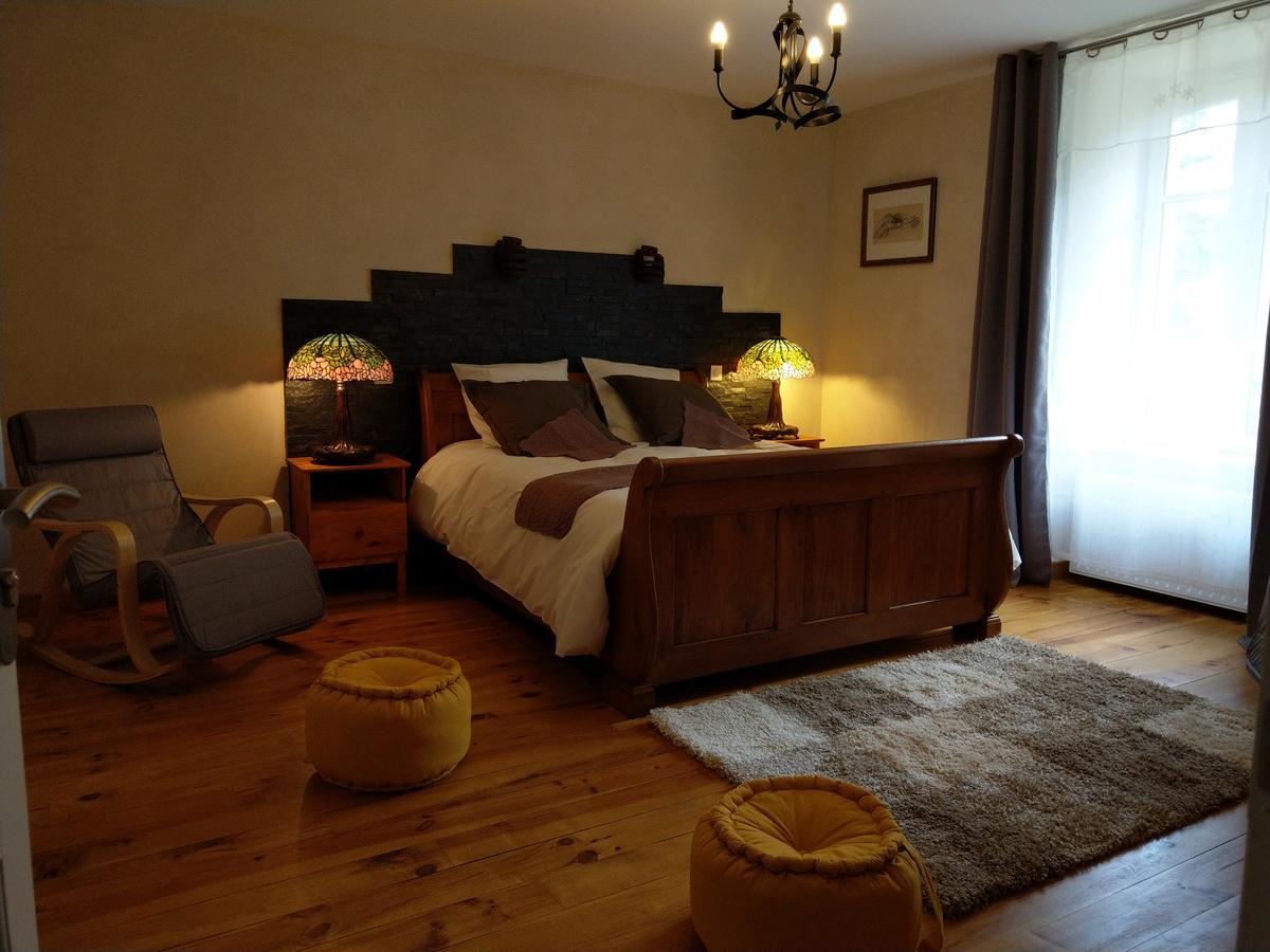 Les Chambres D'Hotes De La Frissonnette Auzelles Bagian luar foto