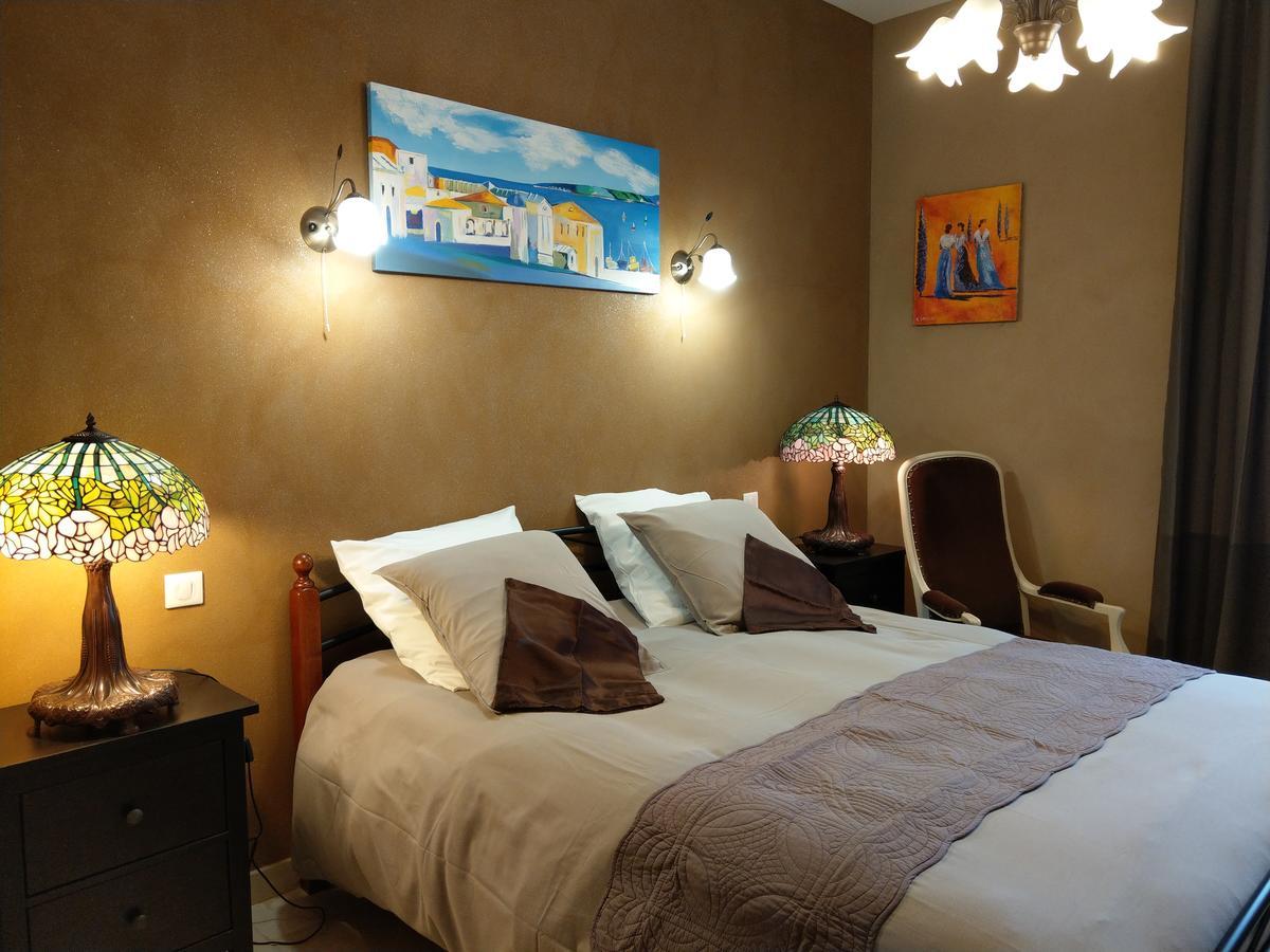Les Chambres D'Hotes De La Frissonnette Auzelles Bagian luar foto