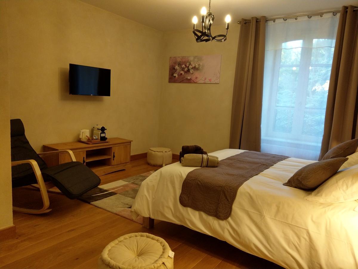 Les Chambres D'Hotes De La Frissonnette Auzelles Bagian luar foto