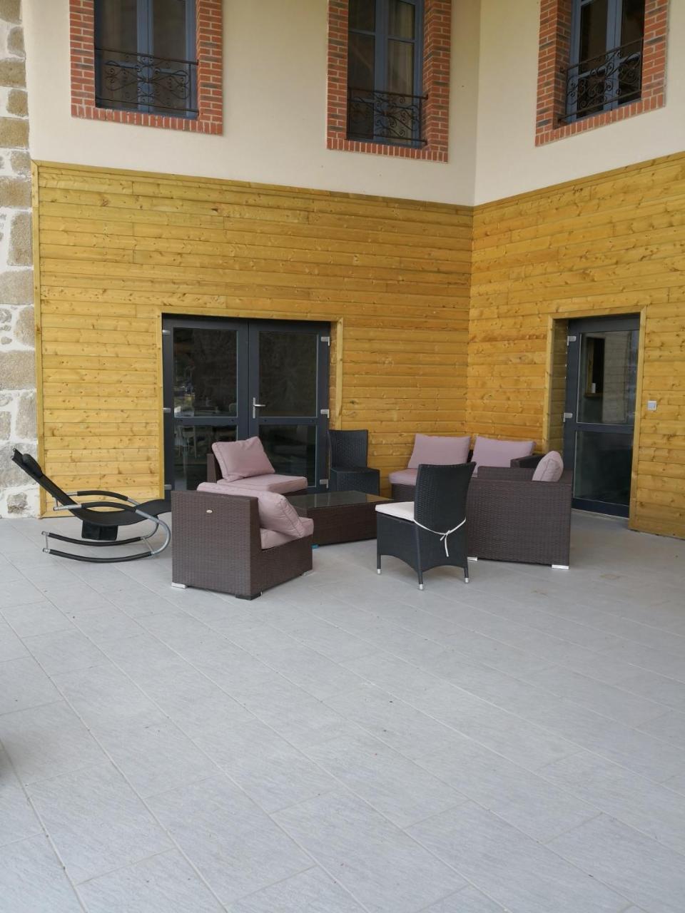 Les Chambres D'Hotes De La Frissonnette Auzelles Bagian luar foto