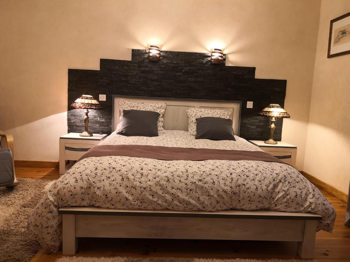 Les Chambres D'Hotes De La Frissonnette Auzelles Bagian luar foto