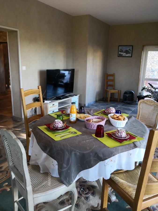 Les Chambres D'Hotes De La Frissonnette Auzelles Bagian luar foto